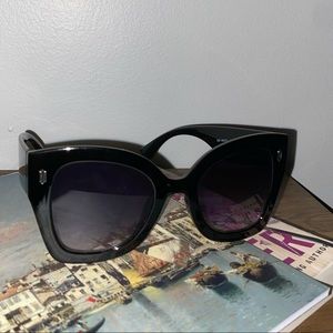 Cat eye sunglasses